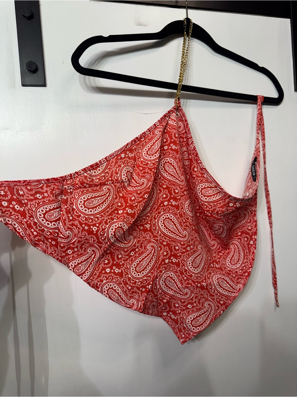 SHEIN Red Paisley Halter Bandana Crop Top - Picture 4 of 7